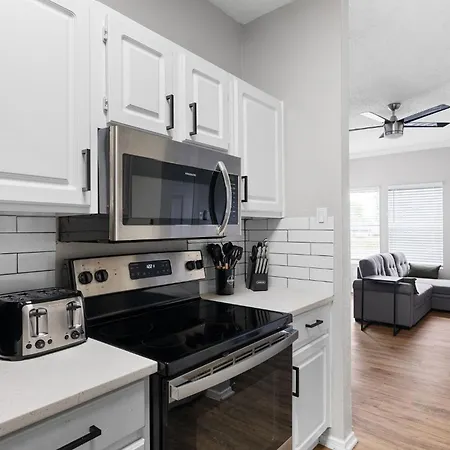 Updated 1Br Condo With Community Pool Near The Domain